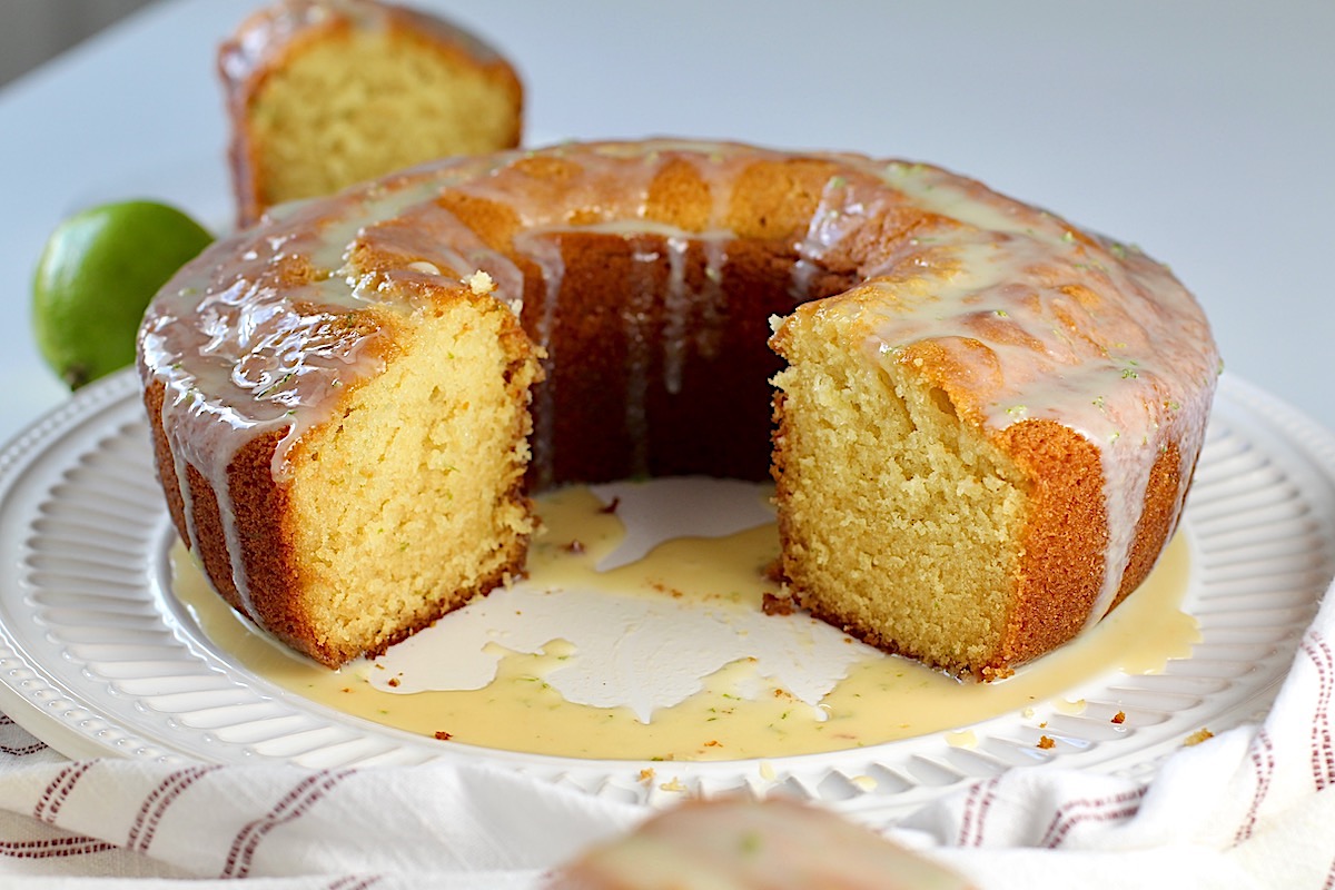 Cake with Lime ~ Bolo de Limão - Easy Brazilian Food